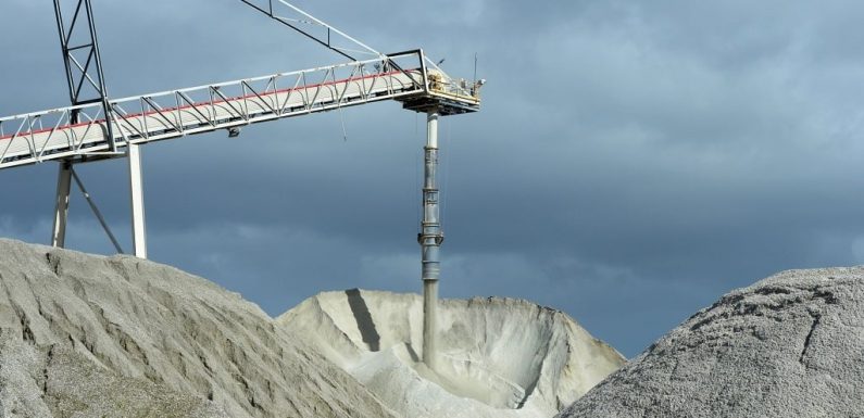 Botswana warns of dangers in dash for African minerals